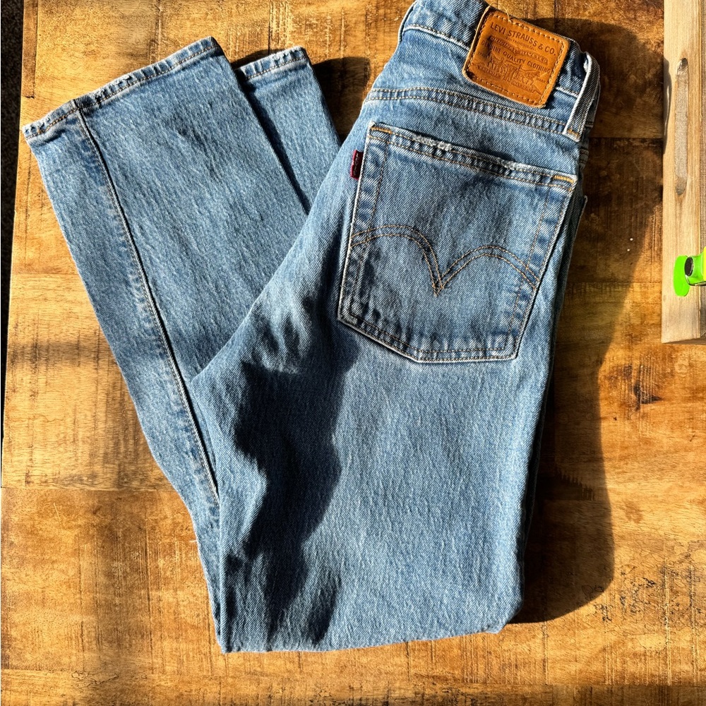 Levi's Women's Straight Leg Jeans in Light Blue